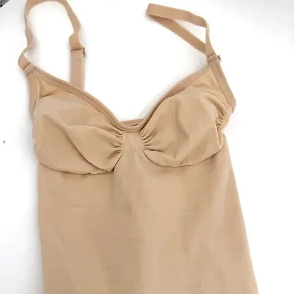 SKIMS Tan Shapewear Bodysuit - Picture 3 of 6